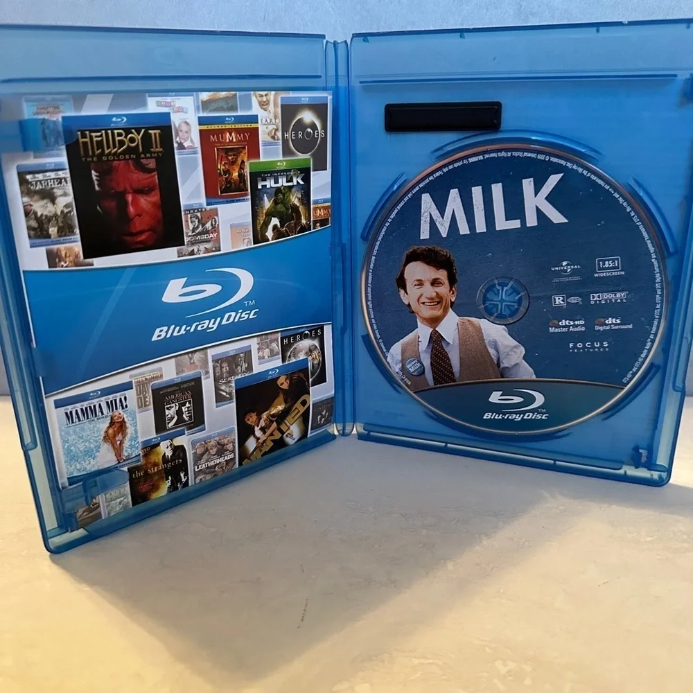 Milk (Blu Ray 2009) Sean Penn Pre Owned - Picture 3 of 3